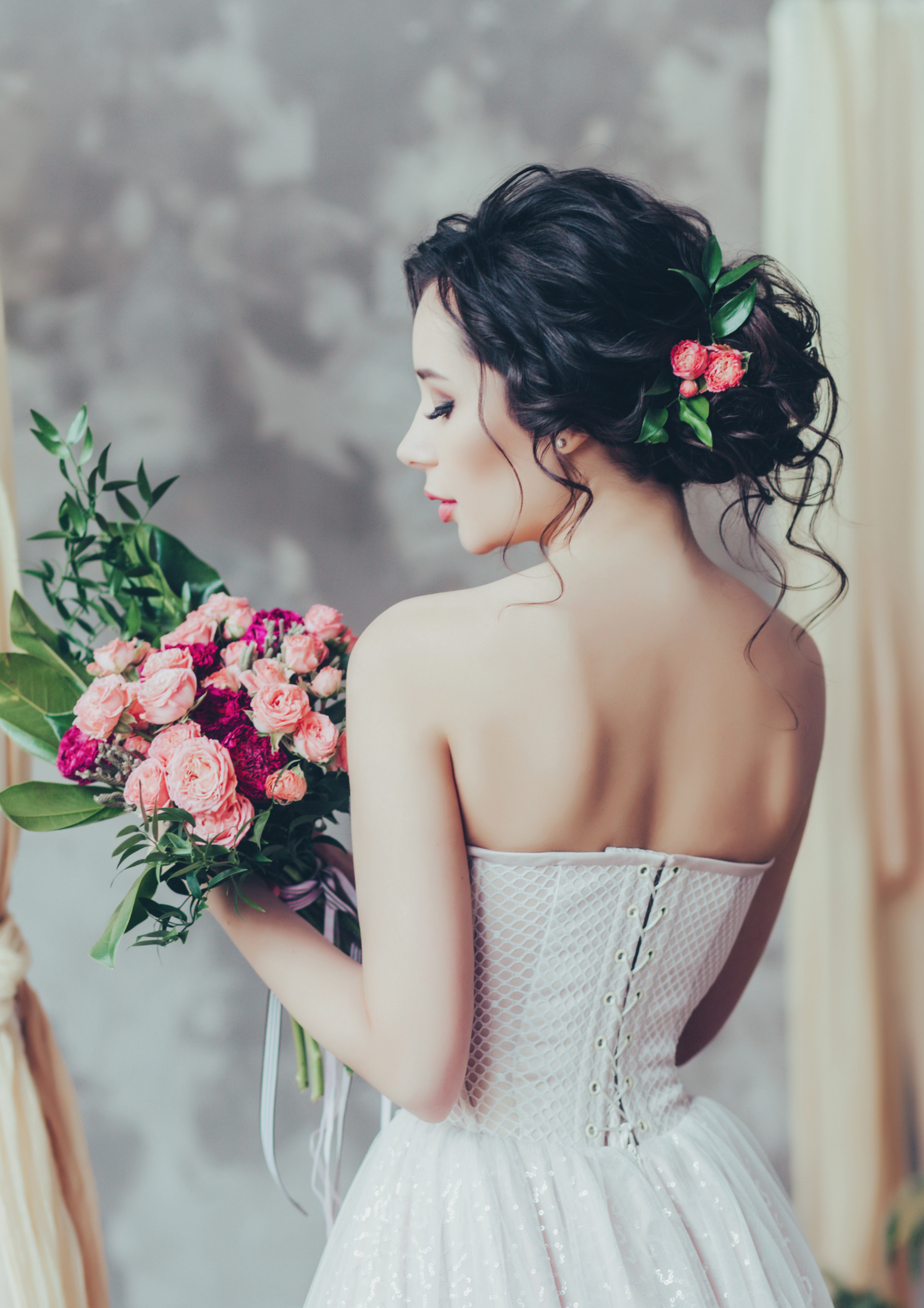 Svatební účes s ozdobou