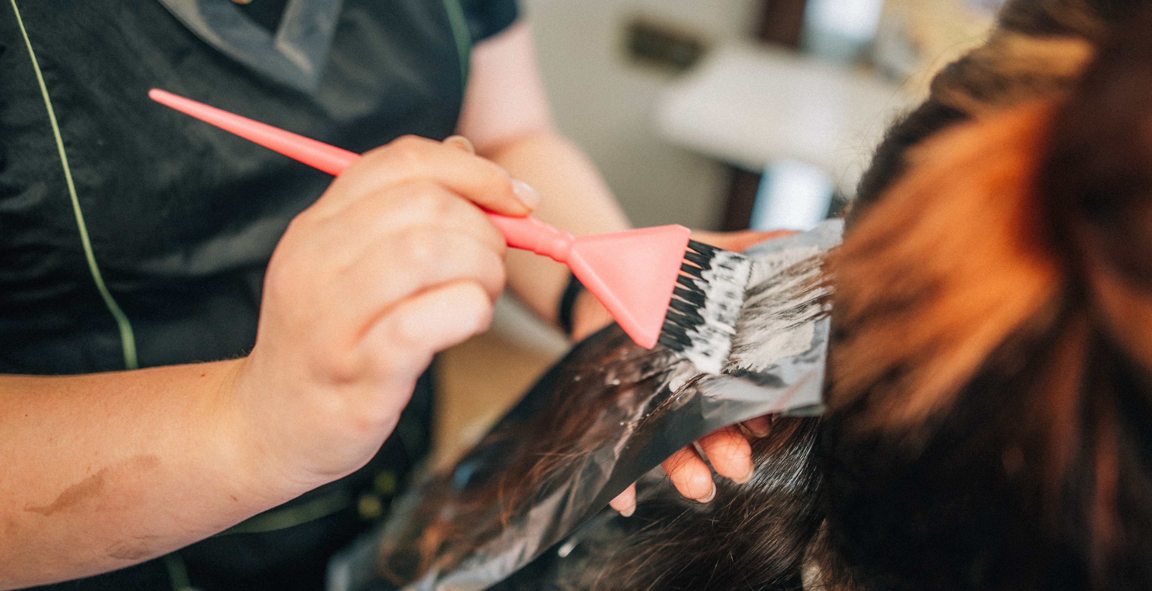 Obrázek: Mytí vlasů před barvením