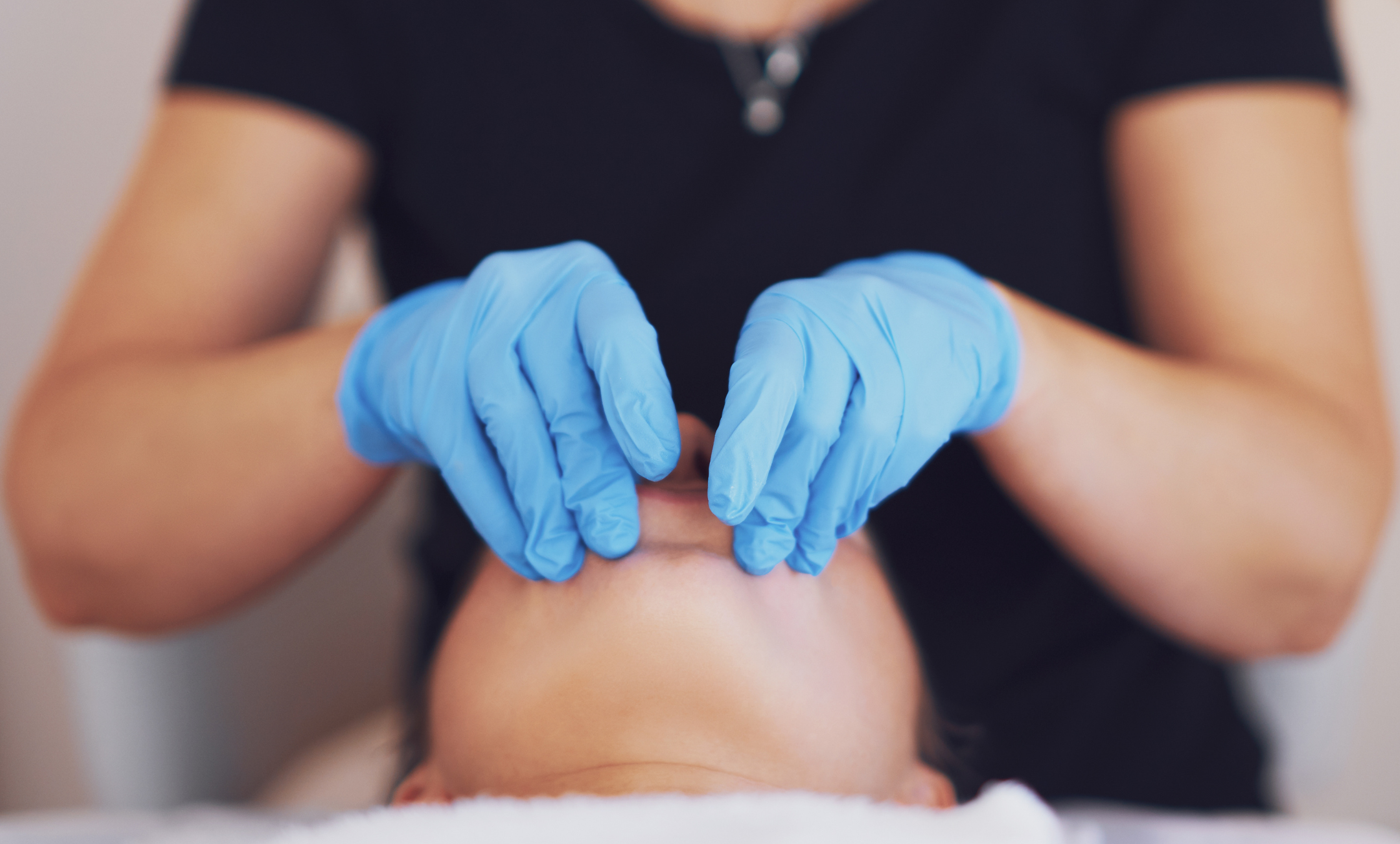 Obrázek: jak-se-provadi-bukalni-masaz